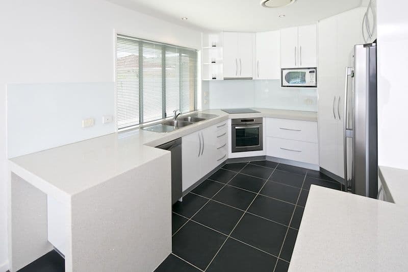 18 Vaggelas Crescent, BIGGERA WATERS QLD 4216, Biggera Waters - Thumbnail 6