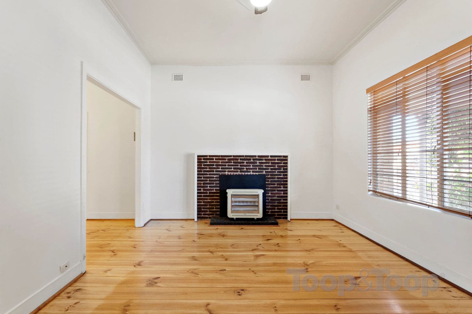 64 Baker Street, Glengowrie SA 5044, Glengowrie - Thumbnail 3