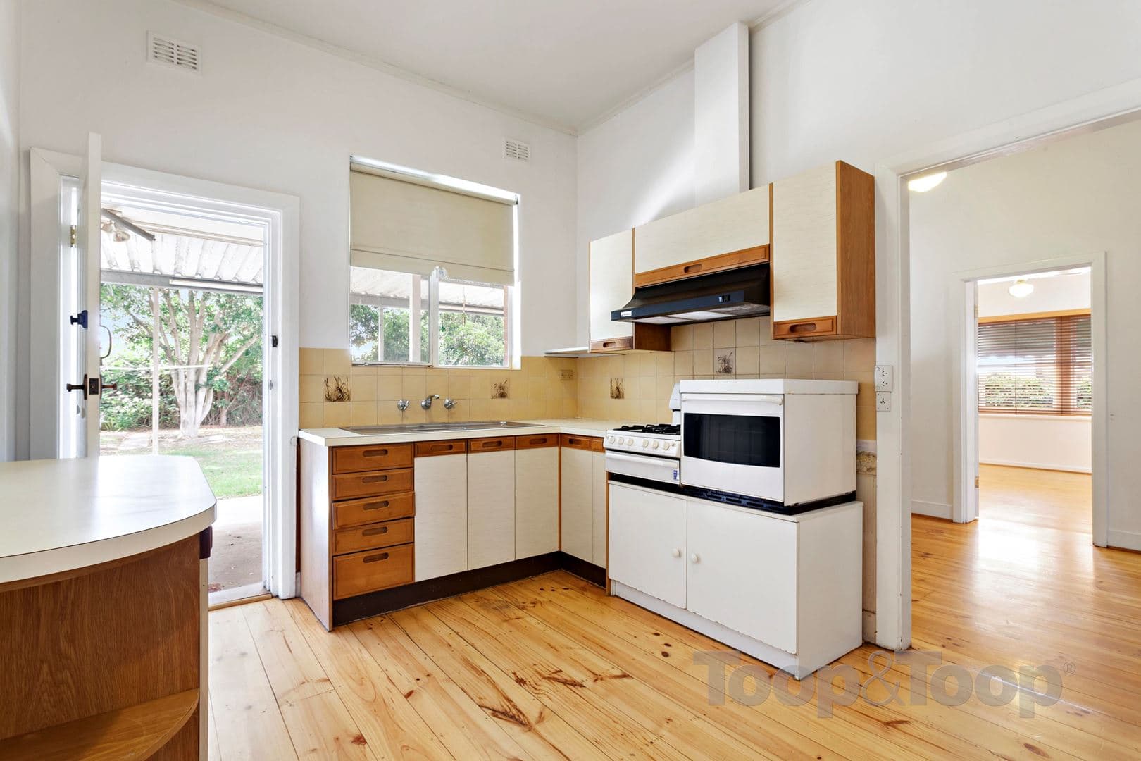 64 Baker Street, Glengowrie SA 5044, Glengowrie - Thumbnail 4