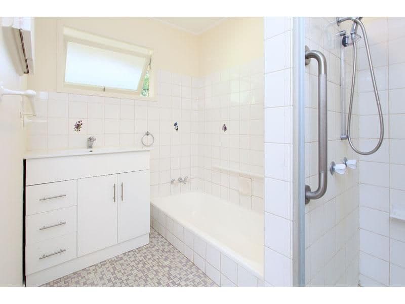 3 Kyoga Street, KENMORE QLD 4069, Kenmore - Thumbnail 5