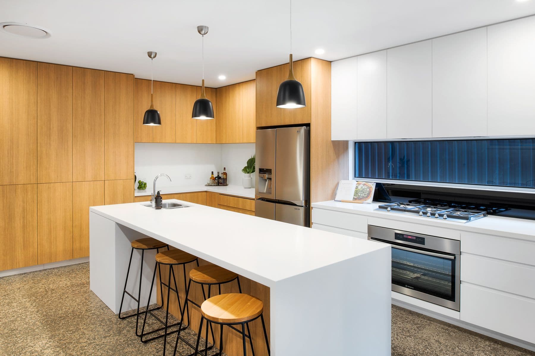 92 Nash Street, Sandgate QLD 4017, Sandgate - Thumbnail 2