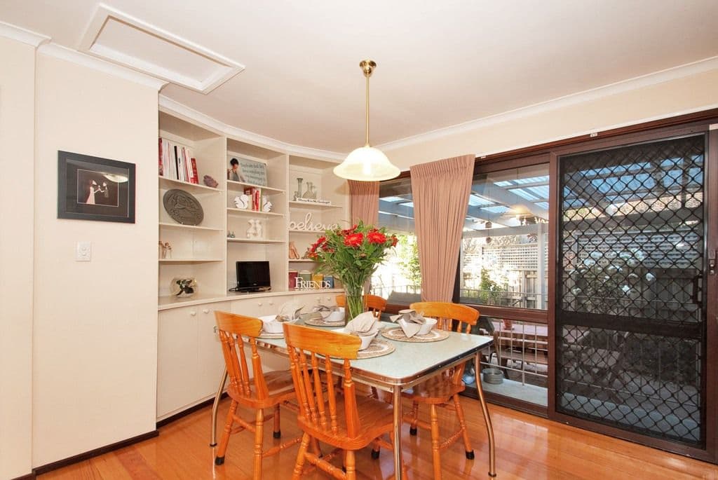 19 SUGARLOAF Drive, CHIRNSIDE PARK VIC 3116, Chirnside Park - Thumbnail 4