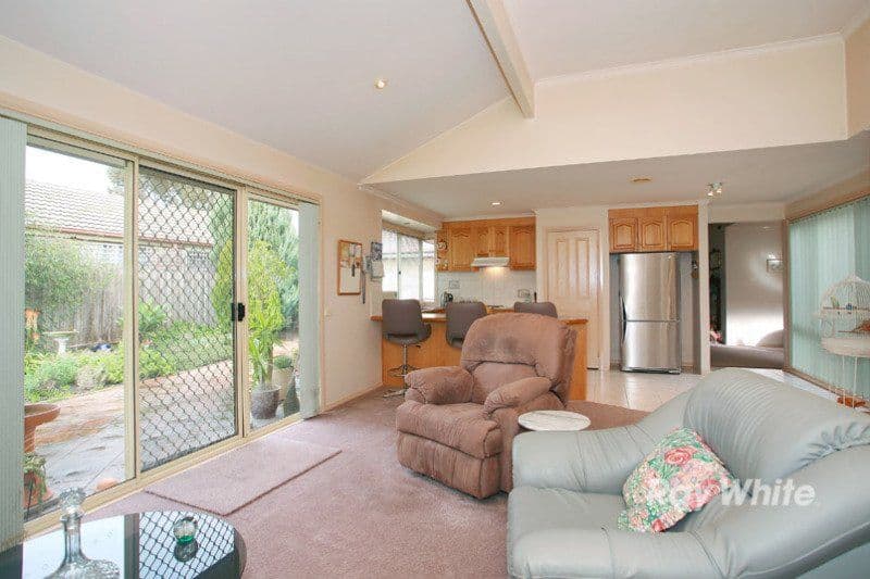 46 Frances Crescent, CRANBOURNE VIC 3977, Cranbourne North - Thumbnail 2