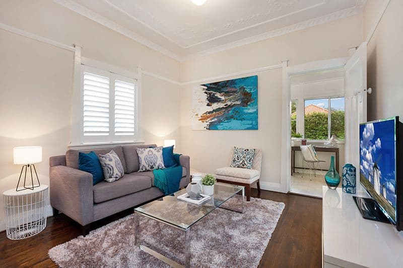 15 Bouvardia Street, Russell Lea - Thumbnail 2
