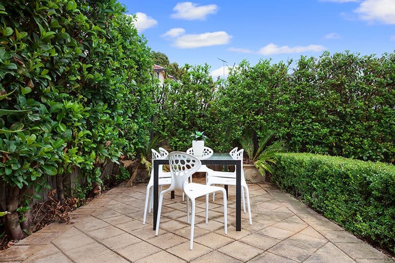 15 Bouvardia Street, Russell Lea - Thumbnail 5