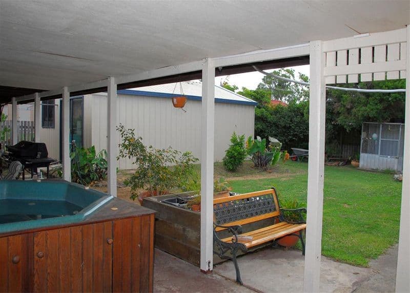 19  Owen Crescent, URANGAN QLD 4655, Urangan - Thumbnail 2