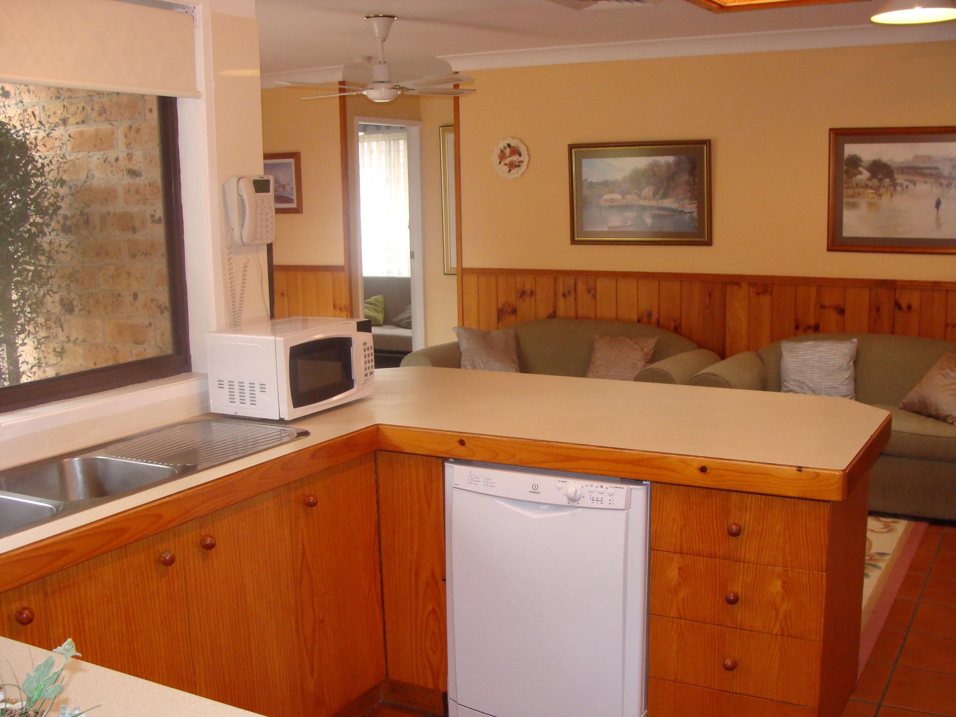 22 Crawford Drive, NORTH NOWRA NSW 2541, North Nowra - Thumbnail 4