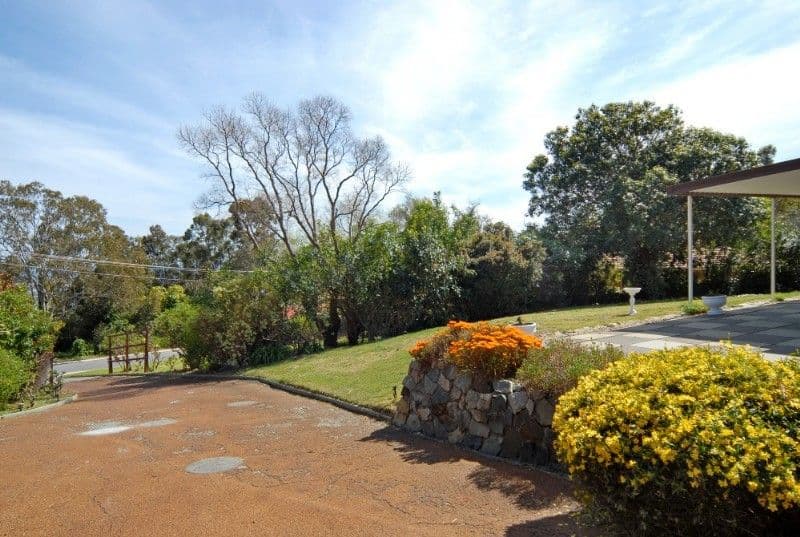 80 Basildon Road, LESMURDIE WA 6076, Lesmurdie - Thumbnail 2