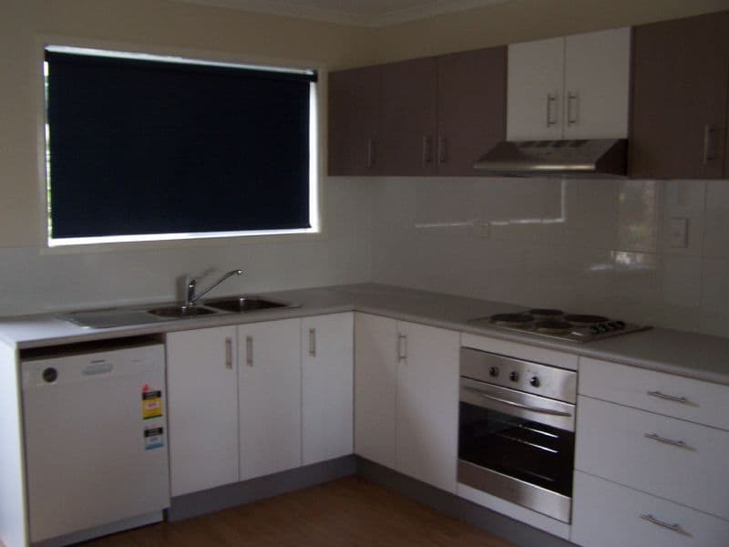 43 Harbour Terrace, GLADSTONE CENTRAL QLD 4680, Gladstone Central - Thumbnail 2