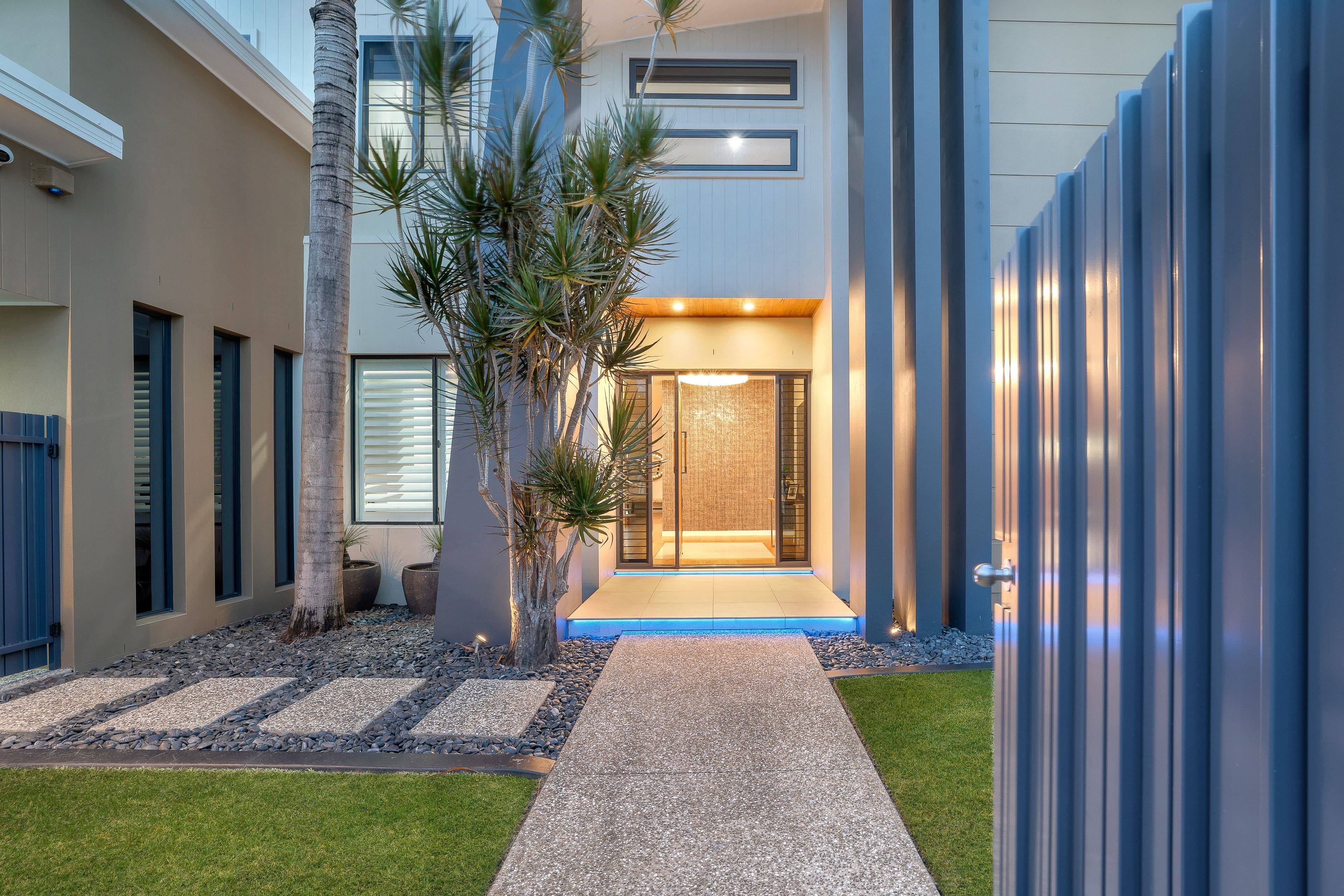 10 Clontarf Avenue, Sorrento QLD 4217, Sorrento - Thumbnail 3
