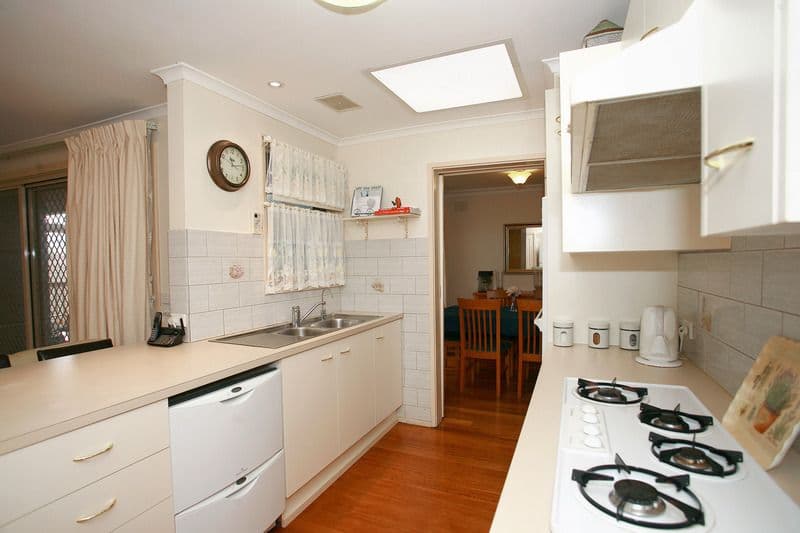 15 Suffolk Road, DANDENONG NORTH VIC 3175, Burradoo - Thumbnail 3