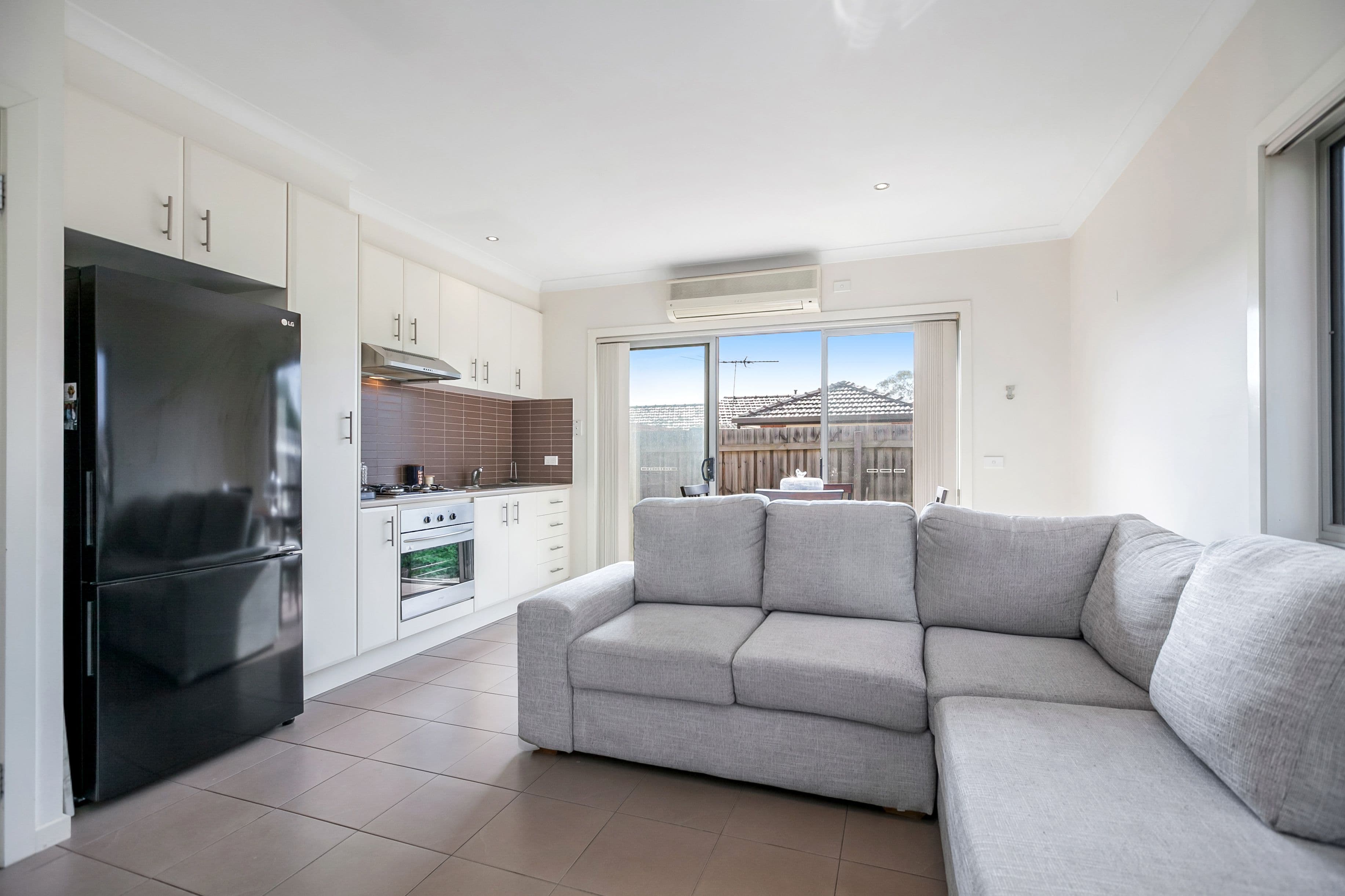 33 Ashley Street, Reservoir VIC 3073, Reservoir - Thumbnail 2