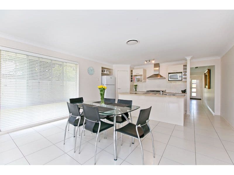 25 Stradbroke Street, REDLAND BAY QLD 4165, Redland Bay - Thumbnail 5