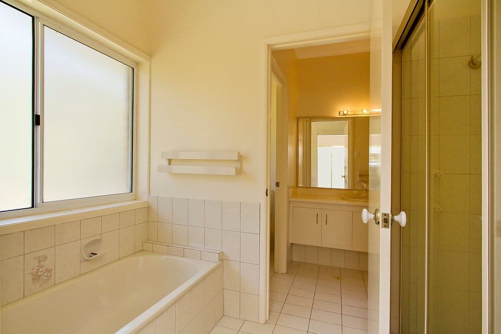 31 Coorumbene Court, TALLAI QLD 4213, Tallai - Thumbnail 8