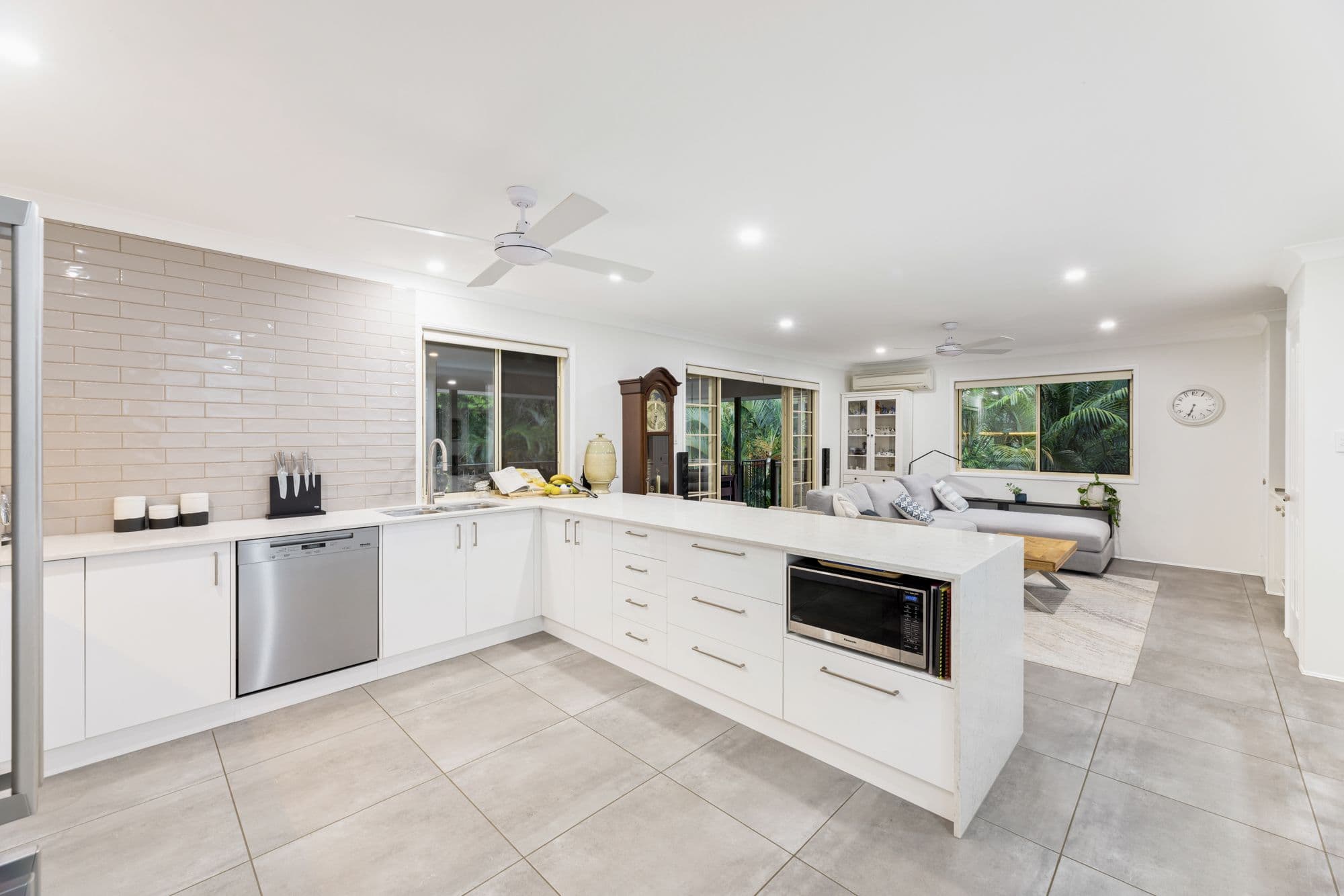 20 Kingfisher Place, Chapel Hill QLD 4069, Chapel Hill - Thumbnail 4