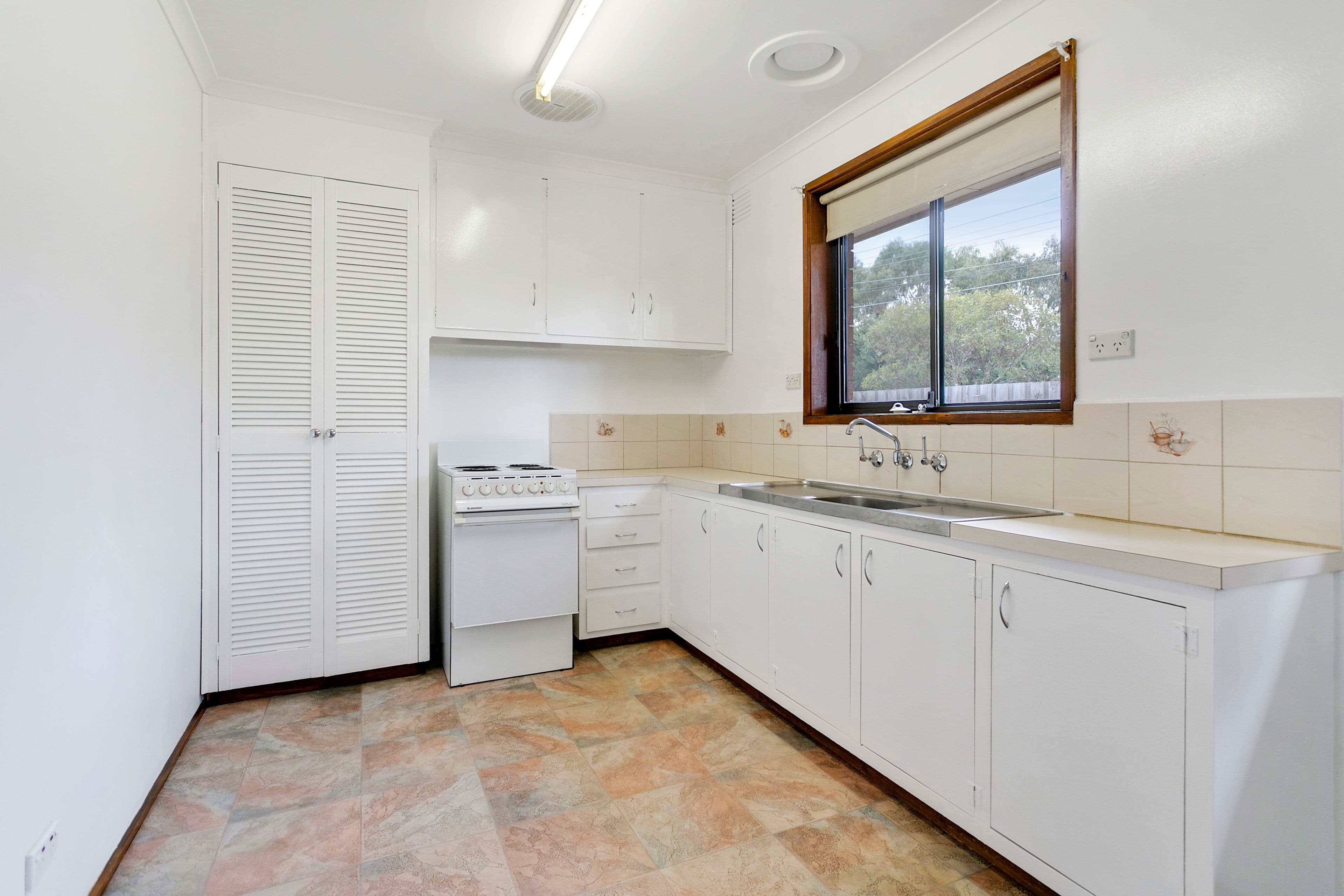 11 Hood Street, Frankston VIC 3199, Frankston - Thumbnail 2