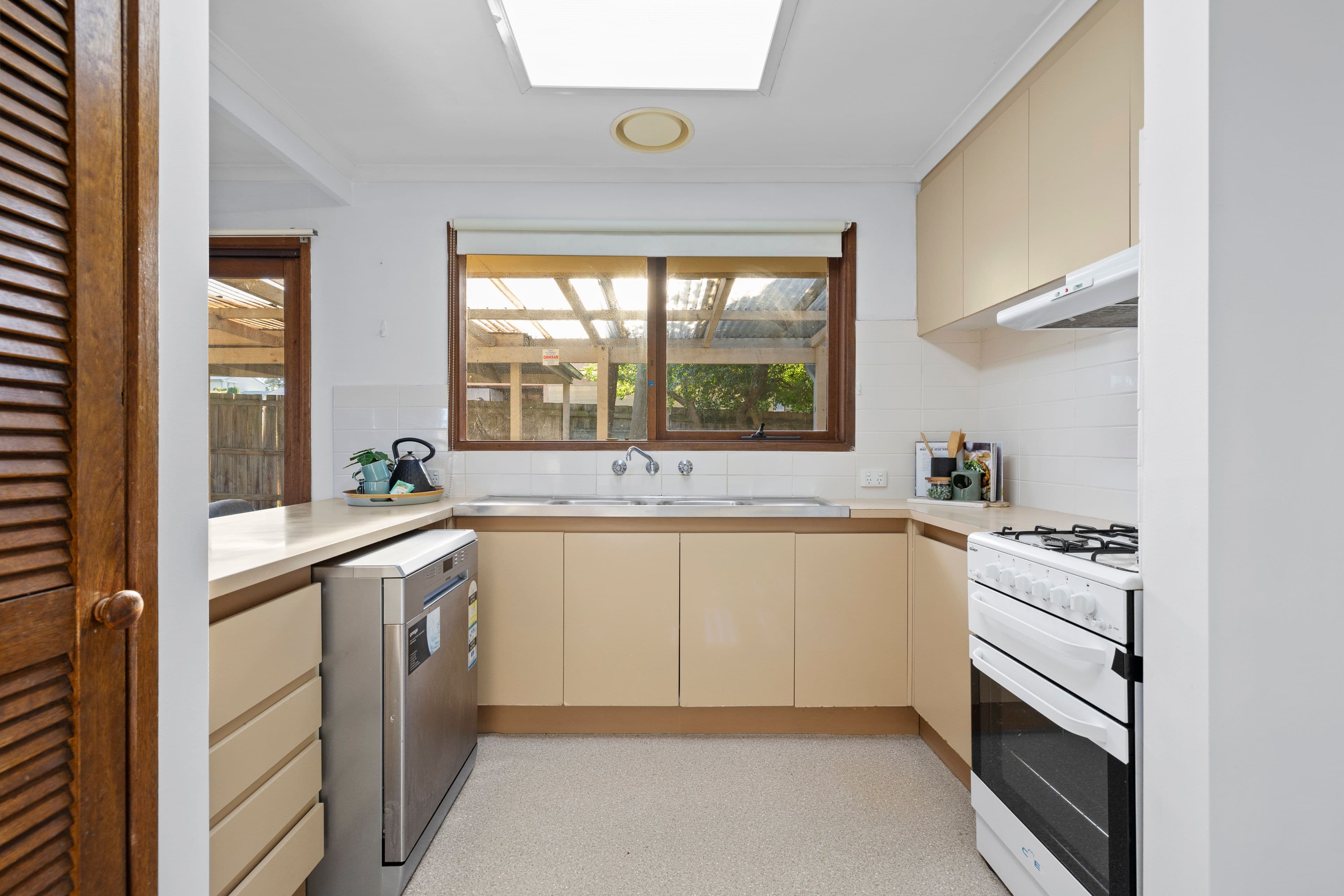 15 Eildon Parade, Rowville VIC 3178, Rowville - Thumbnail 5