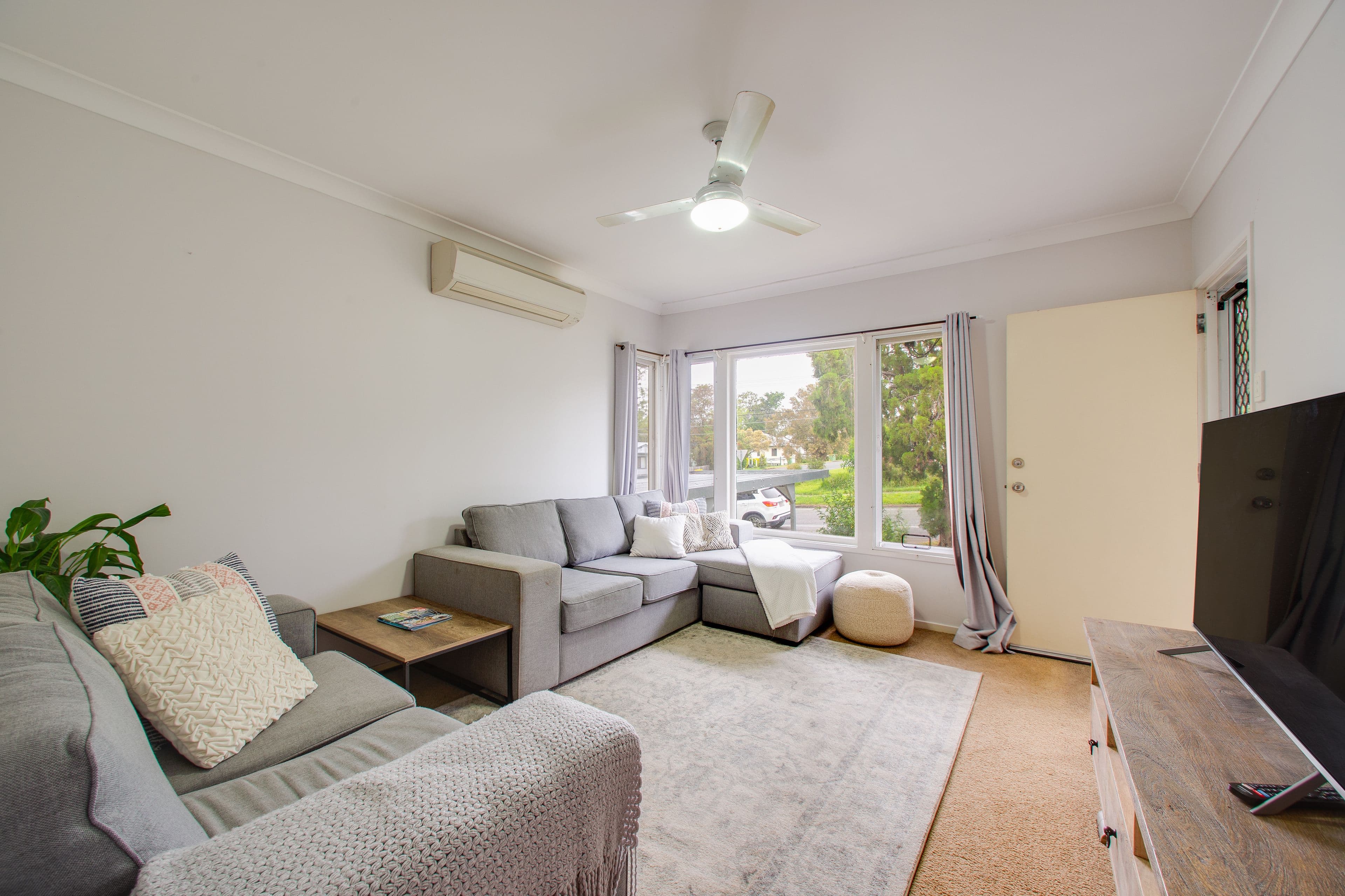 10 Gledson Street, North Booval QLD 4304, North Booval - Thumbnail 2