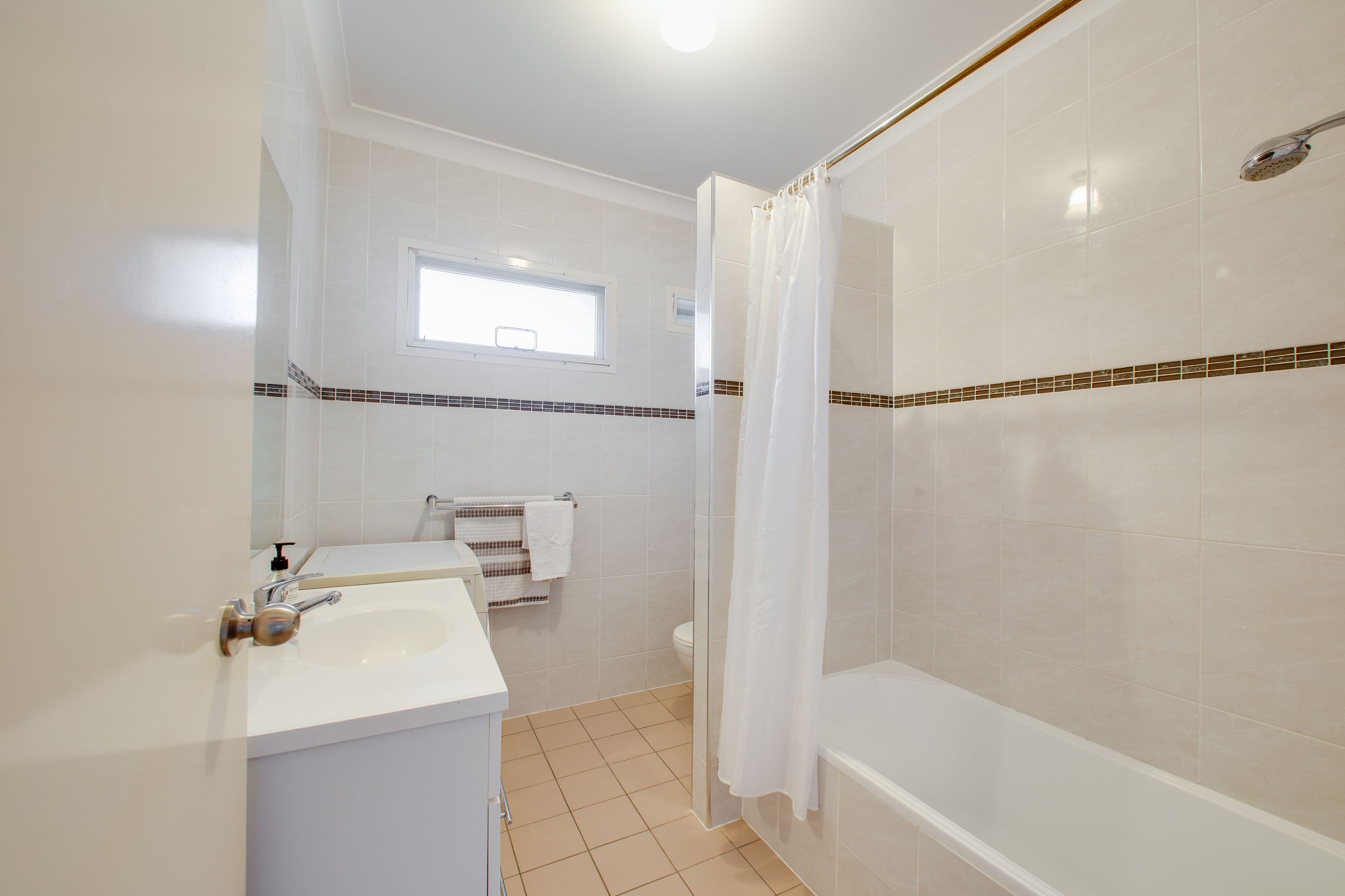 10 Gledson Street, North Booval QLD 4304, North Booval - Thumbnail 5