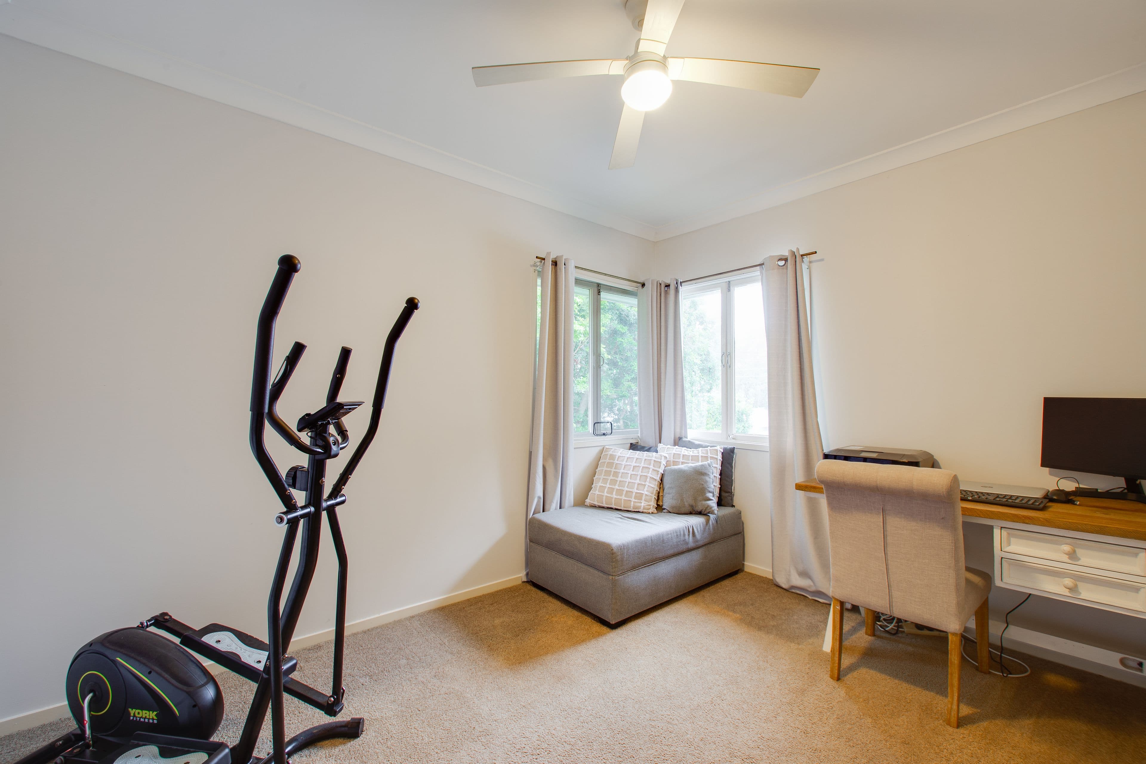 10 Gledson Street, North Booval QLD 4304, North Booval - Thumbnail 6