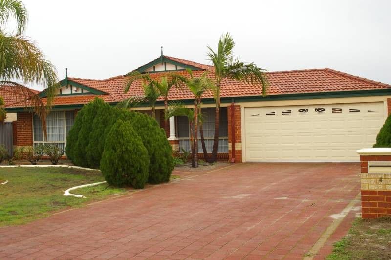 4 Kareena Place, BALLAJURA WA 6066, Ballajura - Image 1
