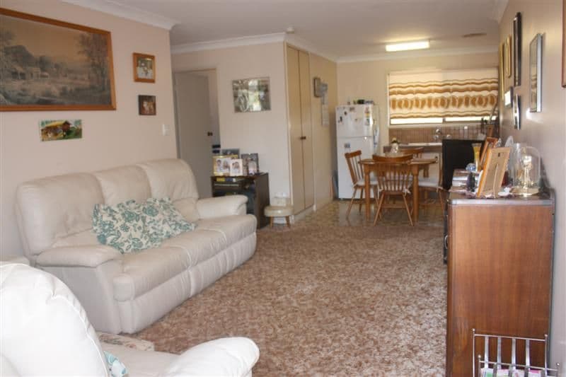 5 Doherty Street, ROCKVILLE QLD 4350, Rockville - Thumbnail 3