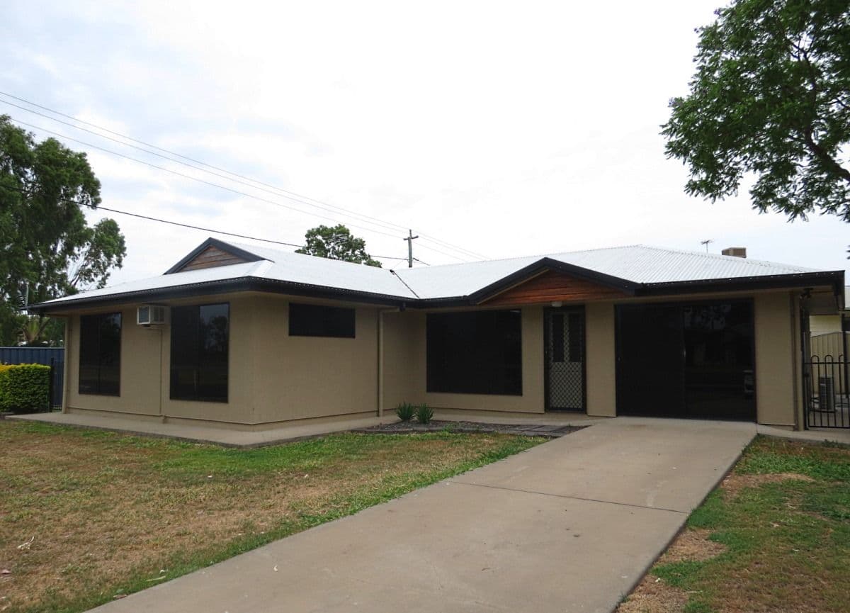 47 Park Avenue, Emerald QLD 4720, Emerald - Thumbnail 2