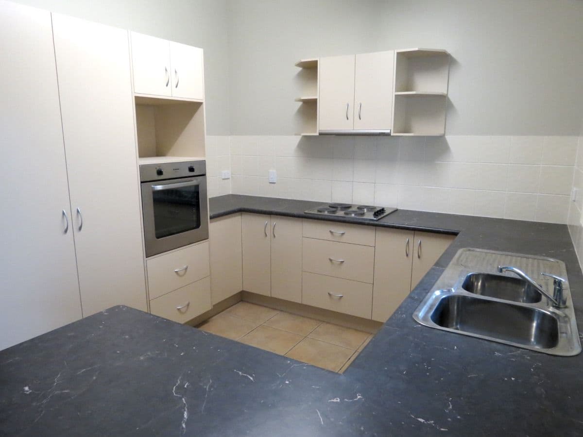 47 Park Avenue, Emerald QLD 4720, Emerald - Thumbnail 3