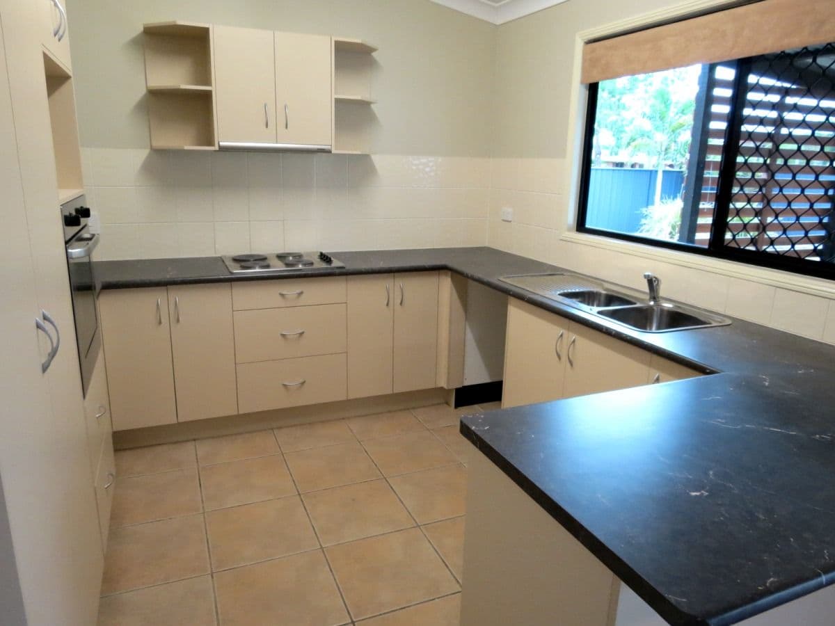 47 Park Avenue, Emerald QLD 4720, Emerald - Thumbnail 4