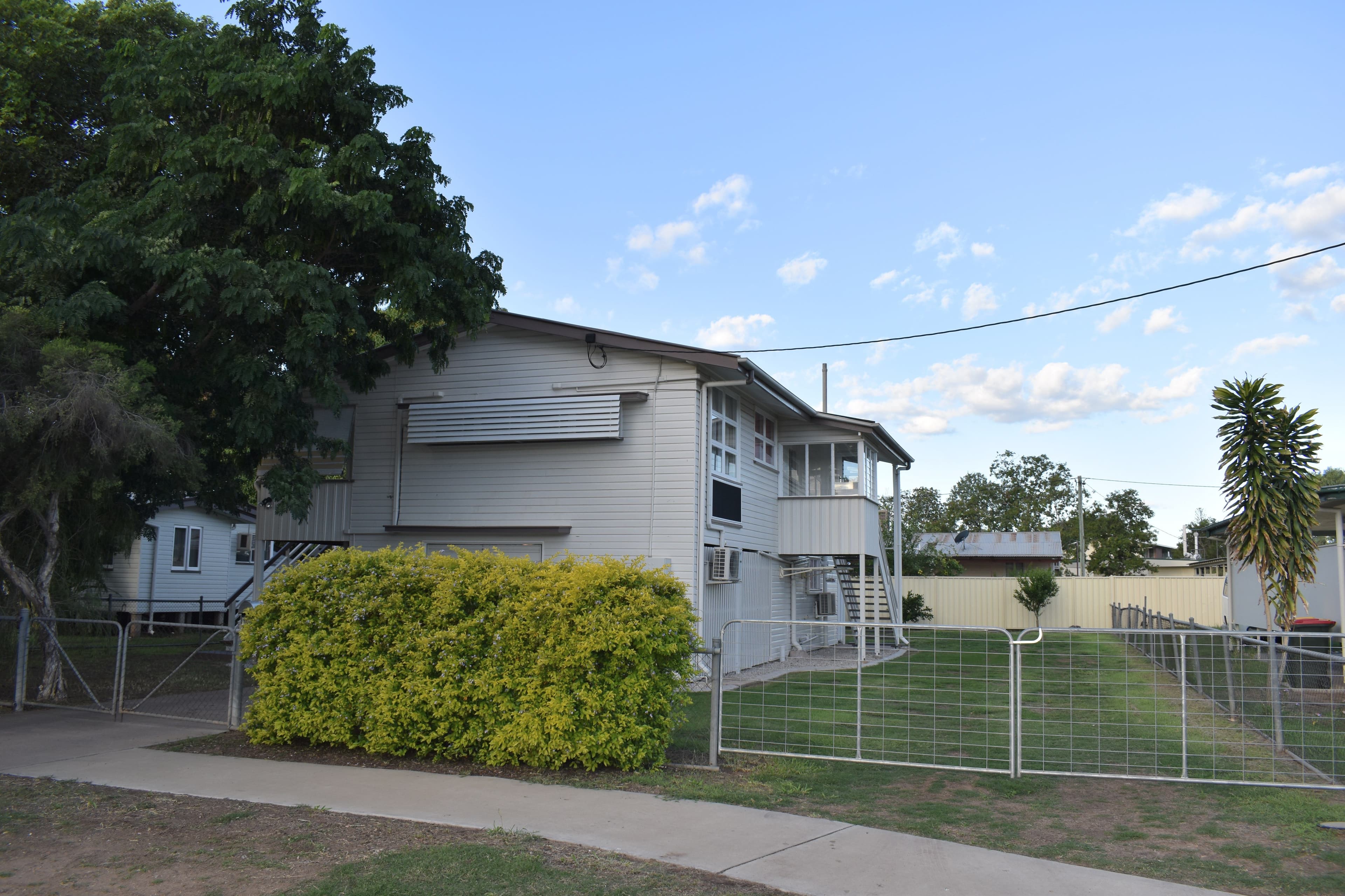 106 Hospital Road, Emerald QLD 4720, Emerald - Thumbnail 2