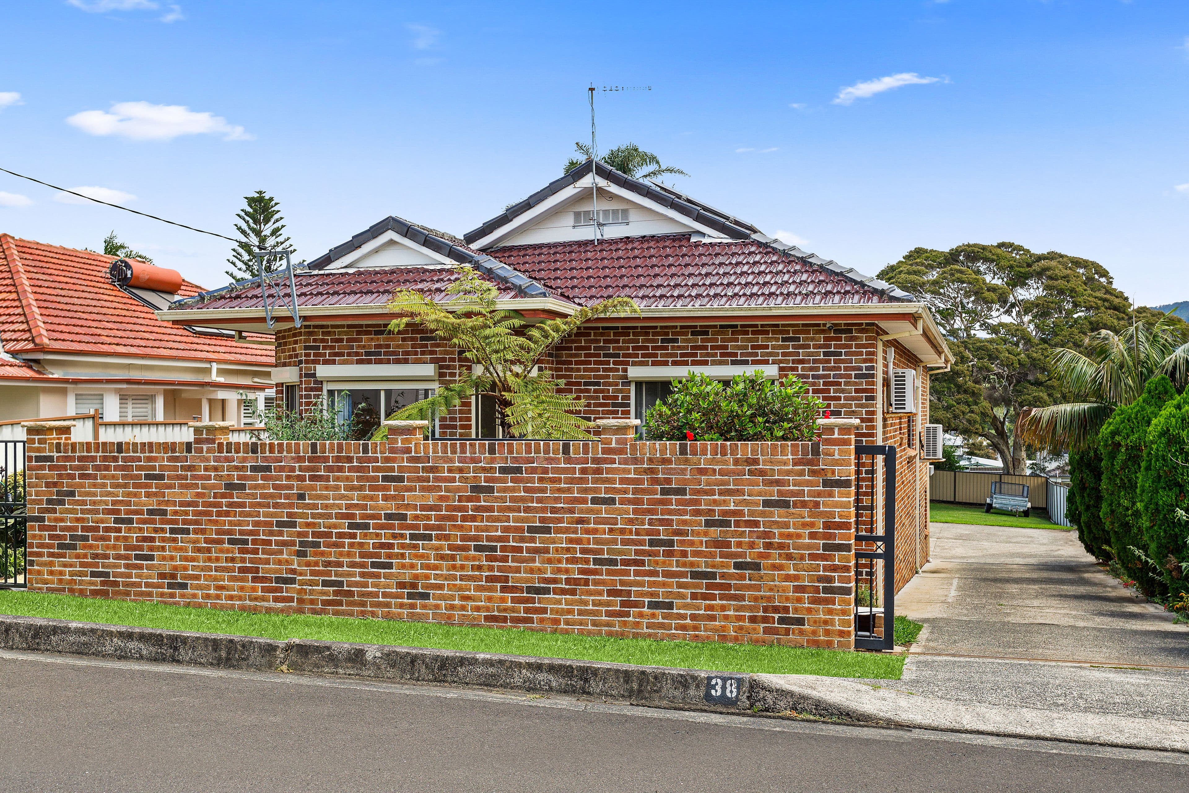 38 Dempster Street, West Wollongong NSW 2500, West Wollongong - Image 1