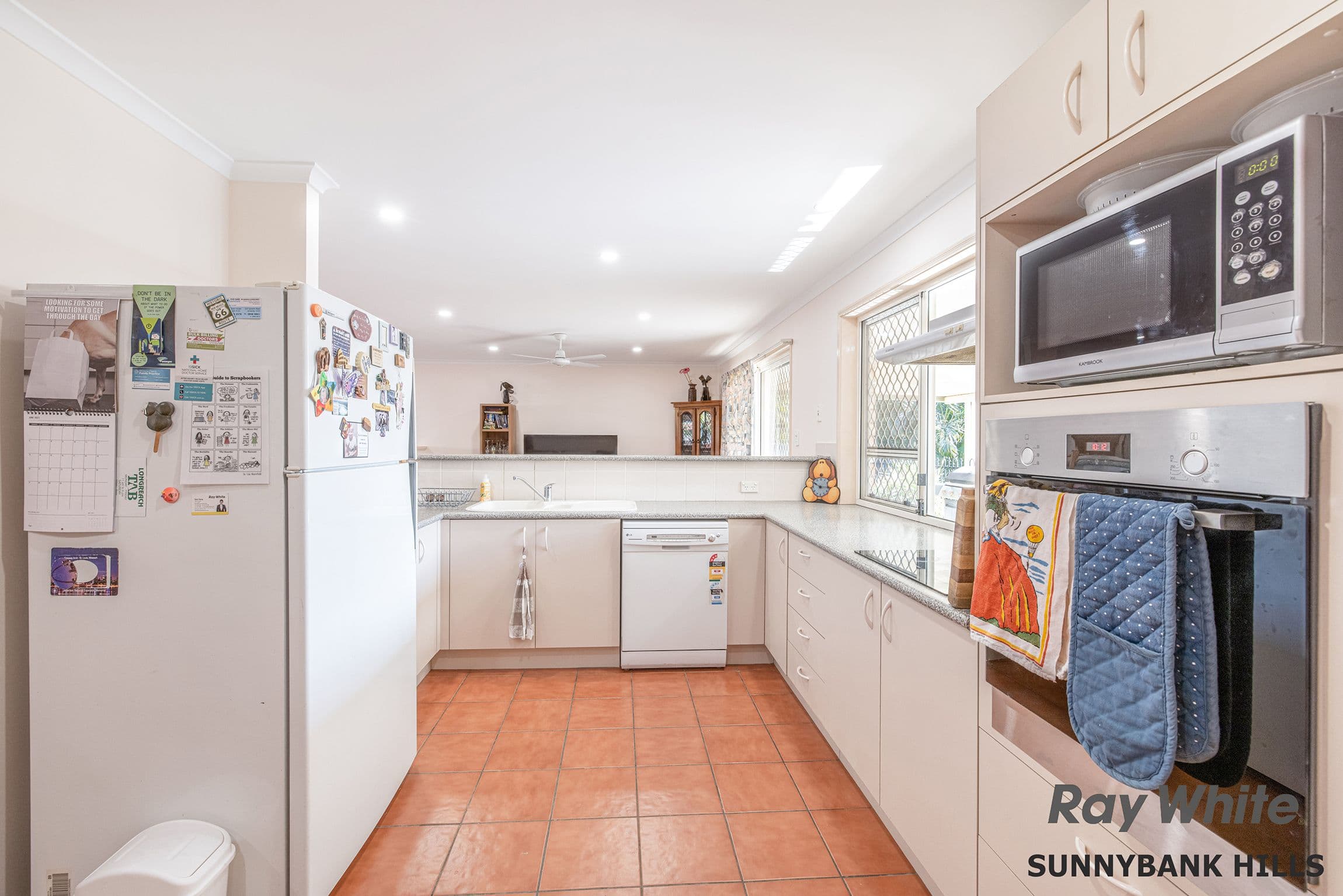 27 Balgownie Crescent, Parkinson QLD 4115, Parkinson - Thumbnail 5