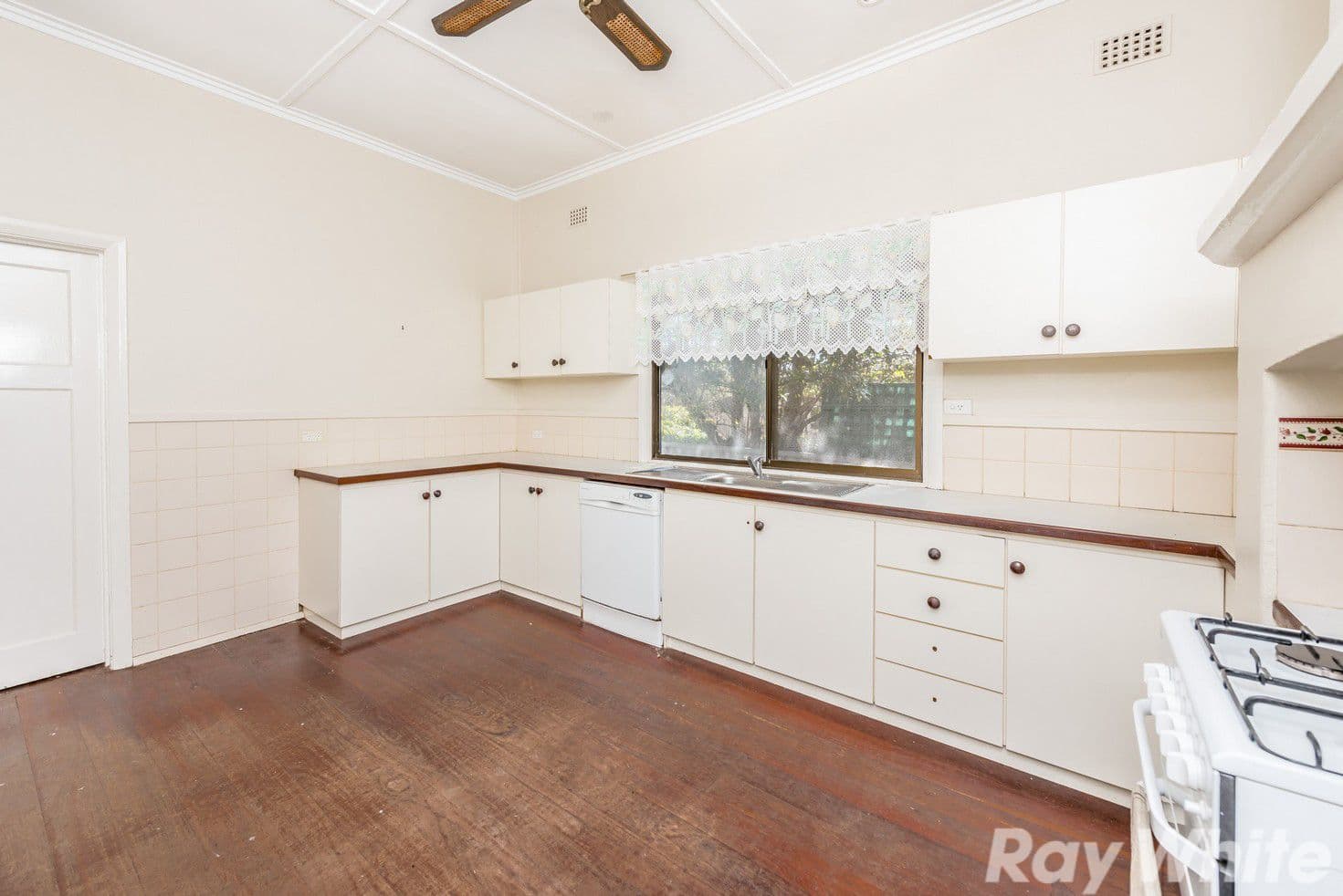 21 Conway Street, Beachlands WA 6530, Beachlands - Thumbnail 2