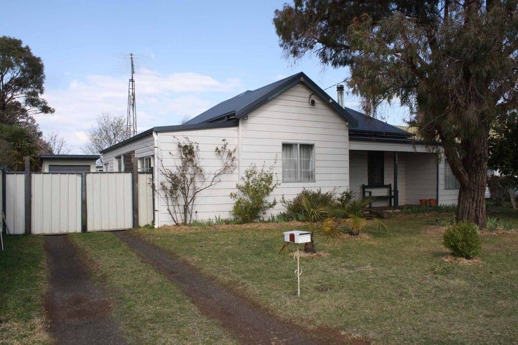 157 Macquarie, GLEN INNES NSW 2370, Glen Innes - Thumbnail 2