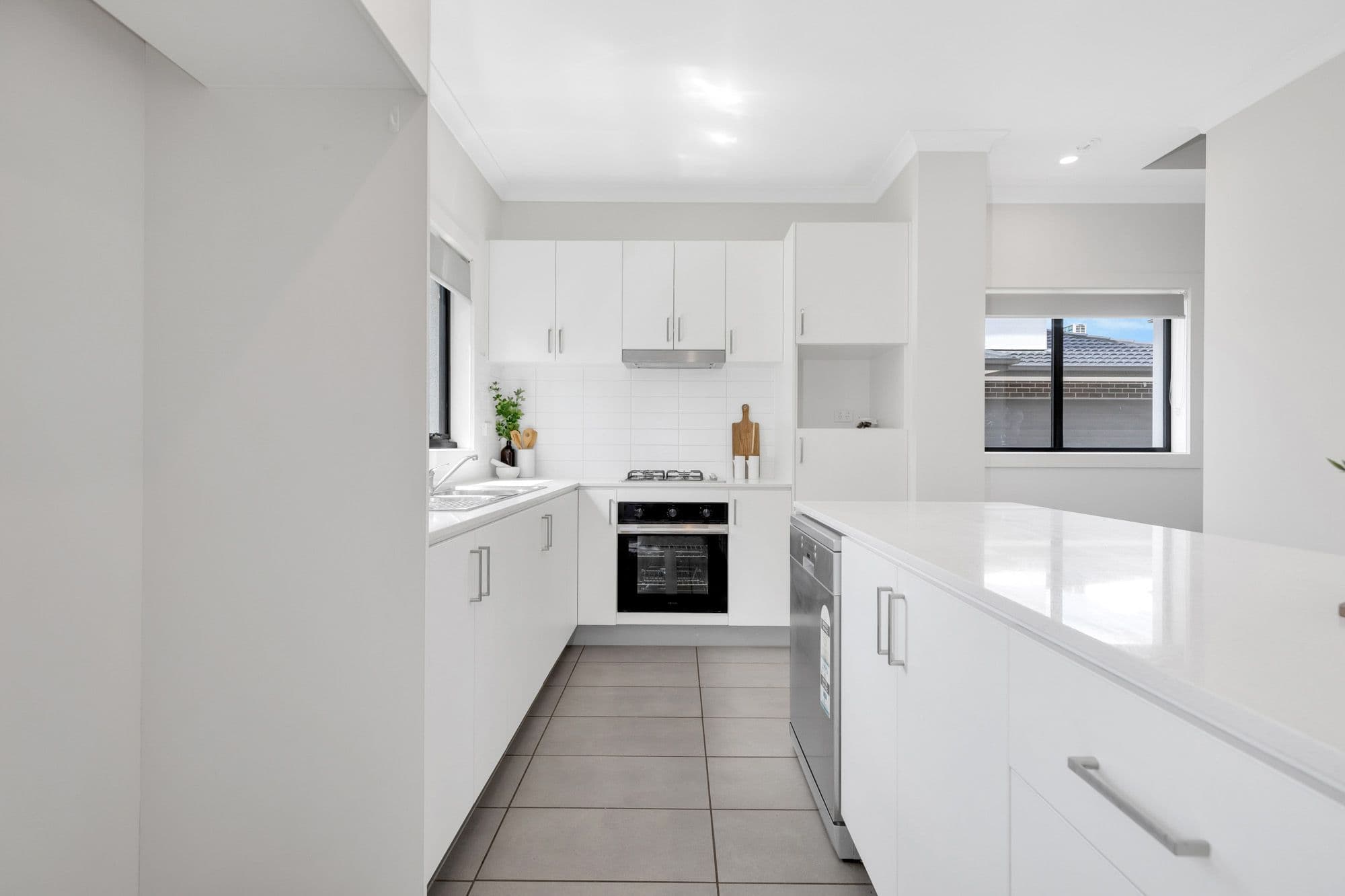 37 Latham Street, Werribee VIC 3030, Werribee - Thumbnail 3