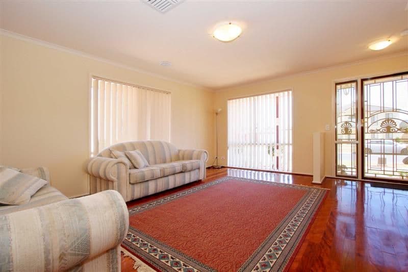 4 Cambridge Crescent, TAYLORS LAKES VIC 3038, Taylors Lakes - Thumbnail 4