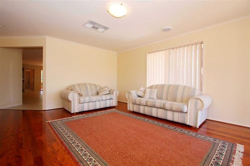 4 Cambridge Crescent, TAYLORS LAKES VIC 3038, Taylors Lakes - Thumbnail 5