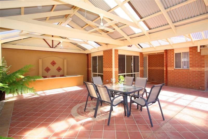 4 Cambridge Crescent, TAYLORS LAKES VIC 3038, Taylors Lakes - Thumbnail 8