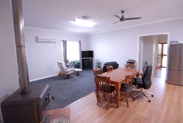 79 Hardinge Street, Deniliquin NSW 2710, Deniliquin - Thumbnail 2