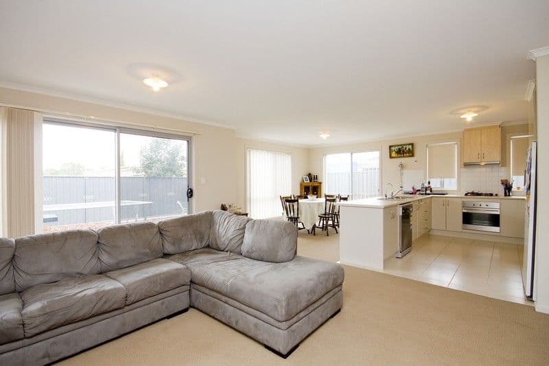 1 Mallee Court, Munno Para West SA 5115, Munno Para West - Thumbnail 2