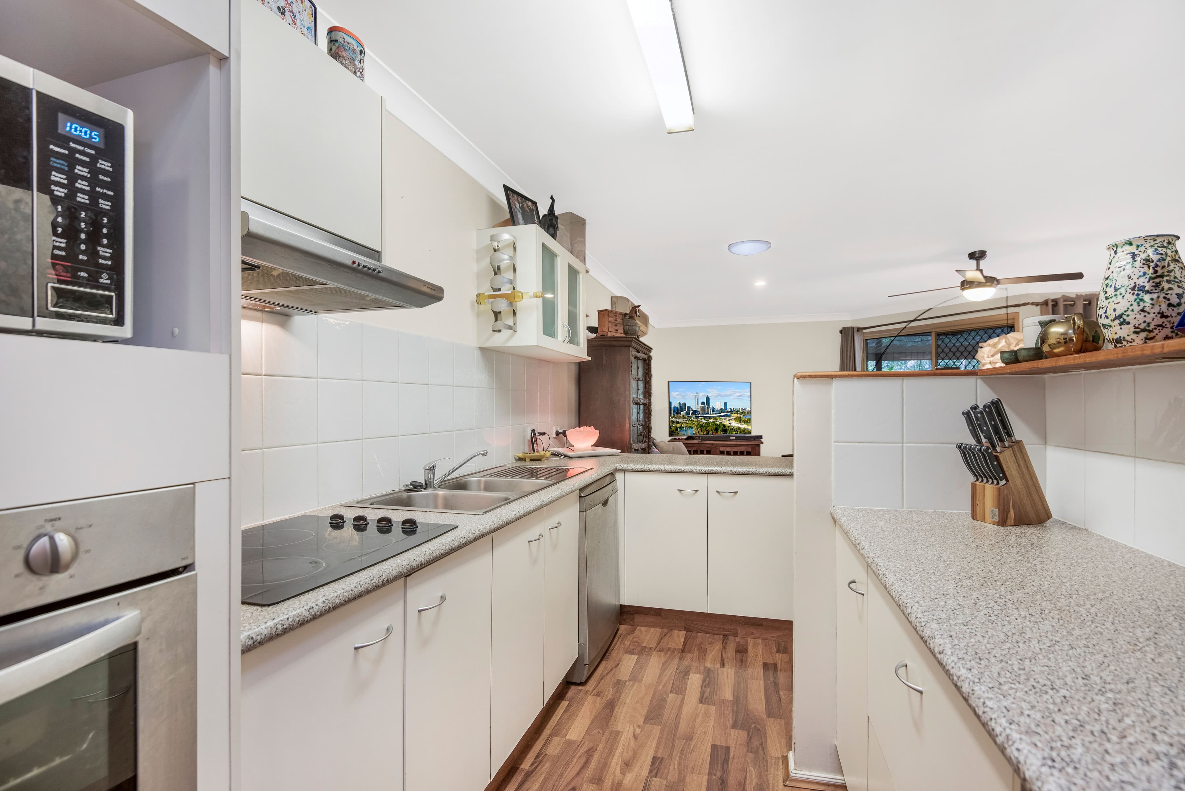 2-6 Simpsons Road, Currumbin Waters QLD 4223, Currumbin Waters - Thumbnail 6