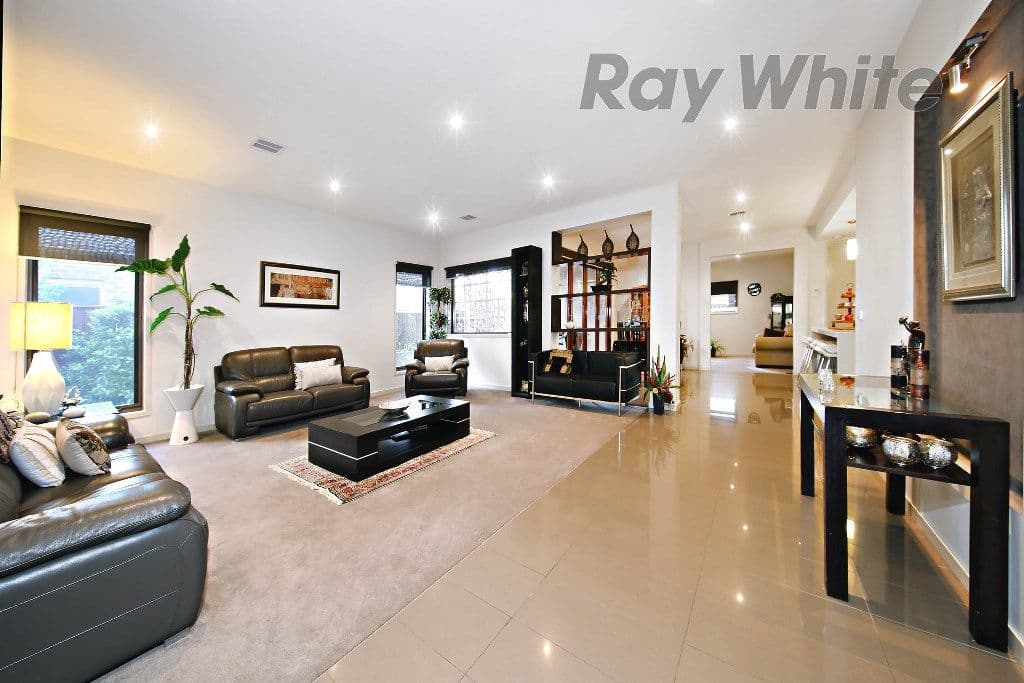 6 Haslewood Street, Point Cook VIC 3030, Point Cook - Thumbnail 3