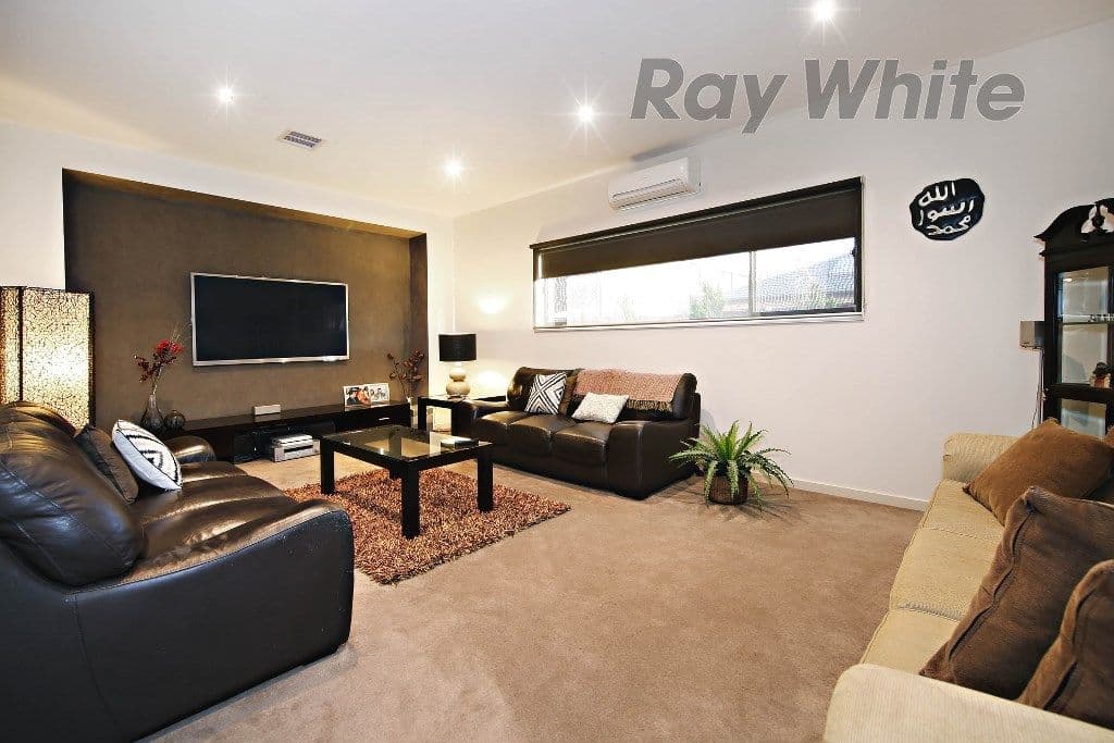 6 Haslewood Street, Point Cook VIC 3030, Point Cook - Thumbnail 7