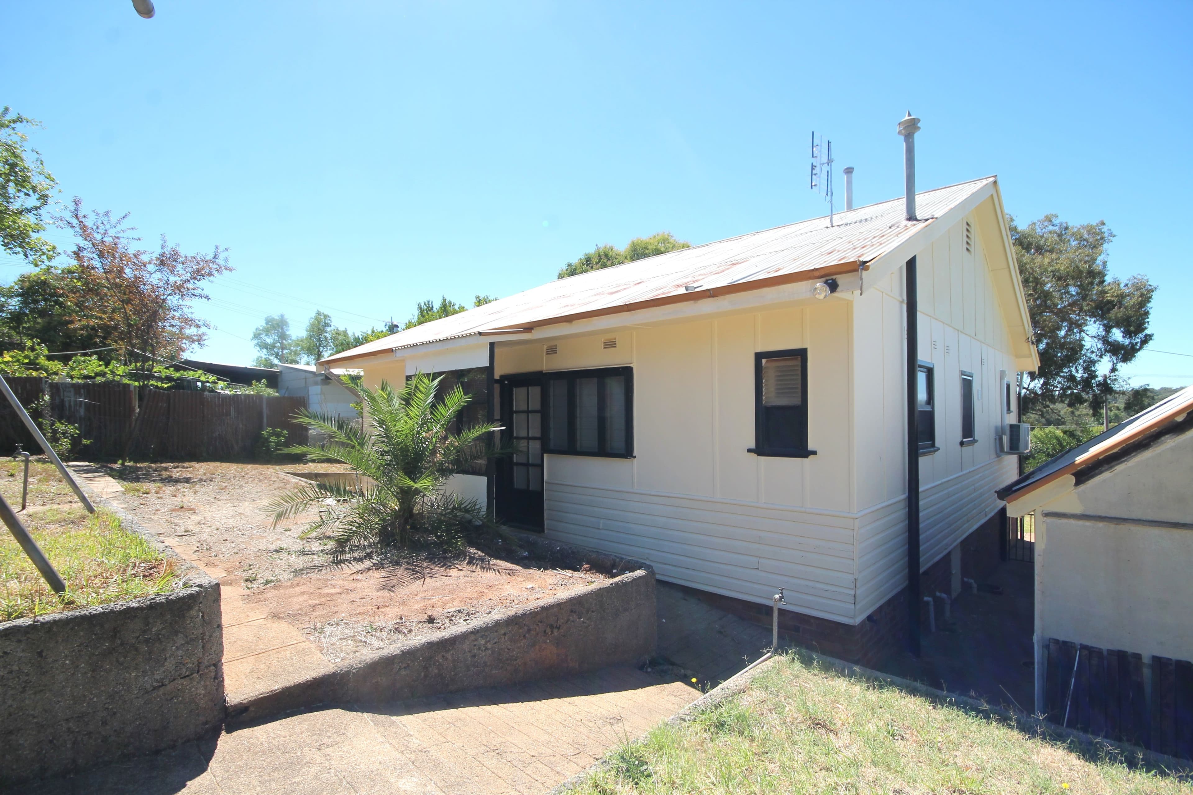 43 Yass Street, Young - Thumbnail 8