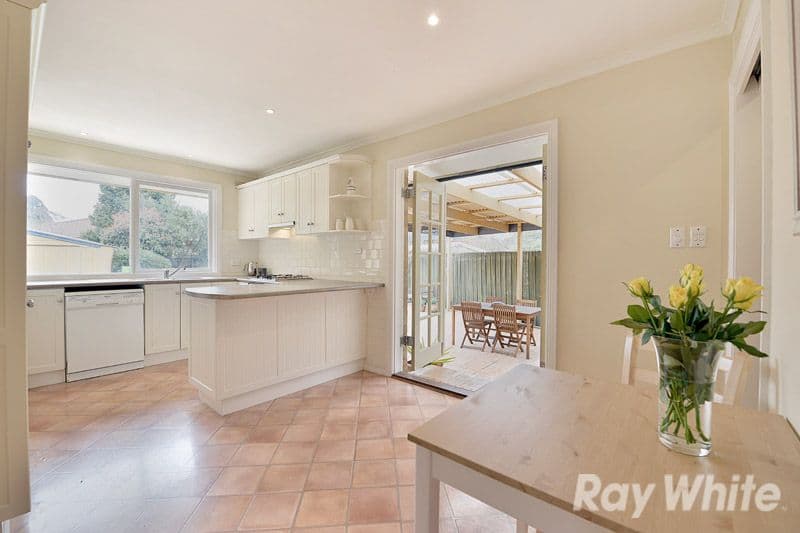 17 Clow Avenue, UPPER FERNTREE GULLY VIC 3156, Upper Ferntree Gully - Thumbnail 3