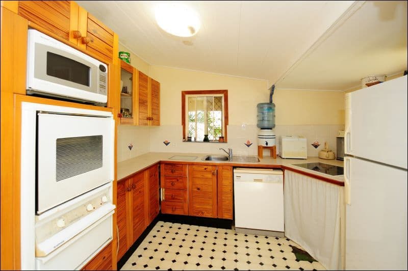 12 Eden Street, GLADSTONE QLD 4680, Gladstone Central - Thumbnail 2