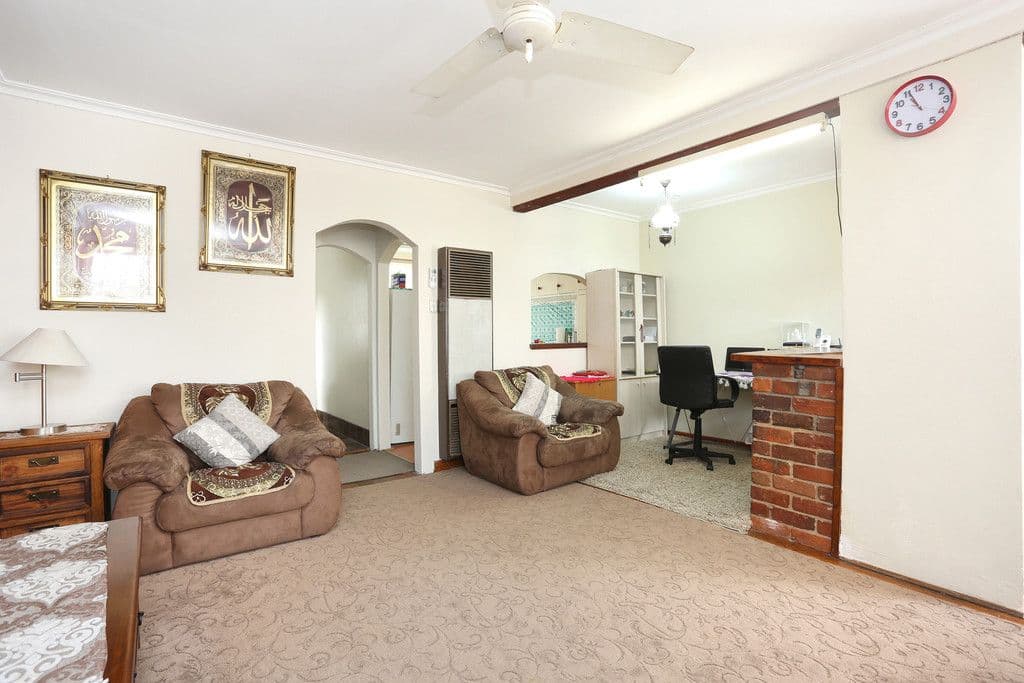 204 Ballarat Road, Footscray VIC 3011, Footscray - Thumbnail 2