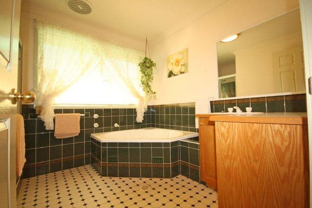 6 Childs Place, MOUNT ANNAN NSW 2567, Mount Annan - Thumbnail 2
