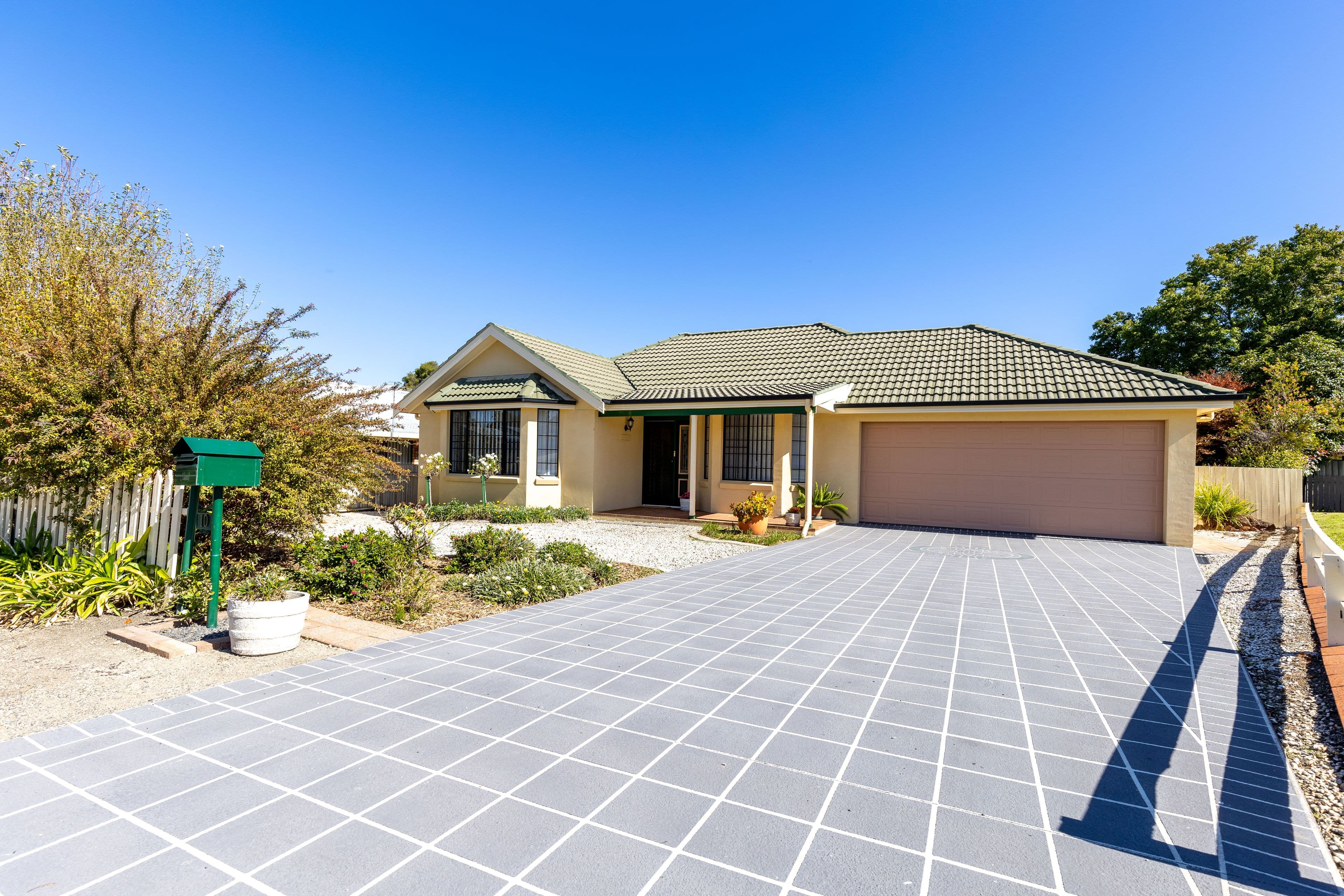 10 Deodara Drive, Inverell NSW 2360, Inverell - Image 1
