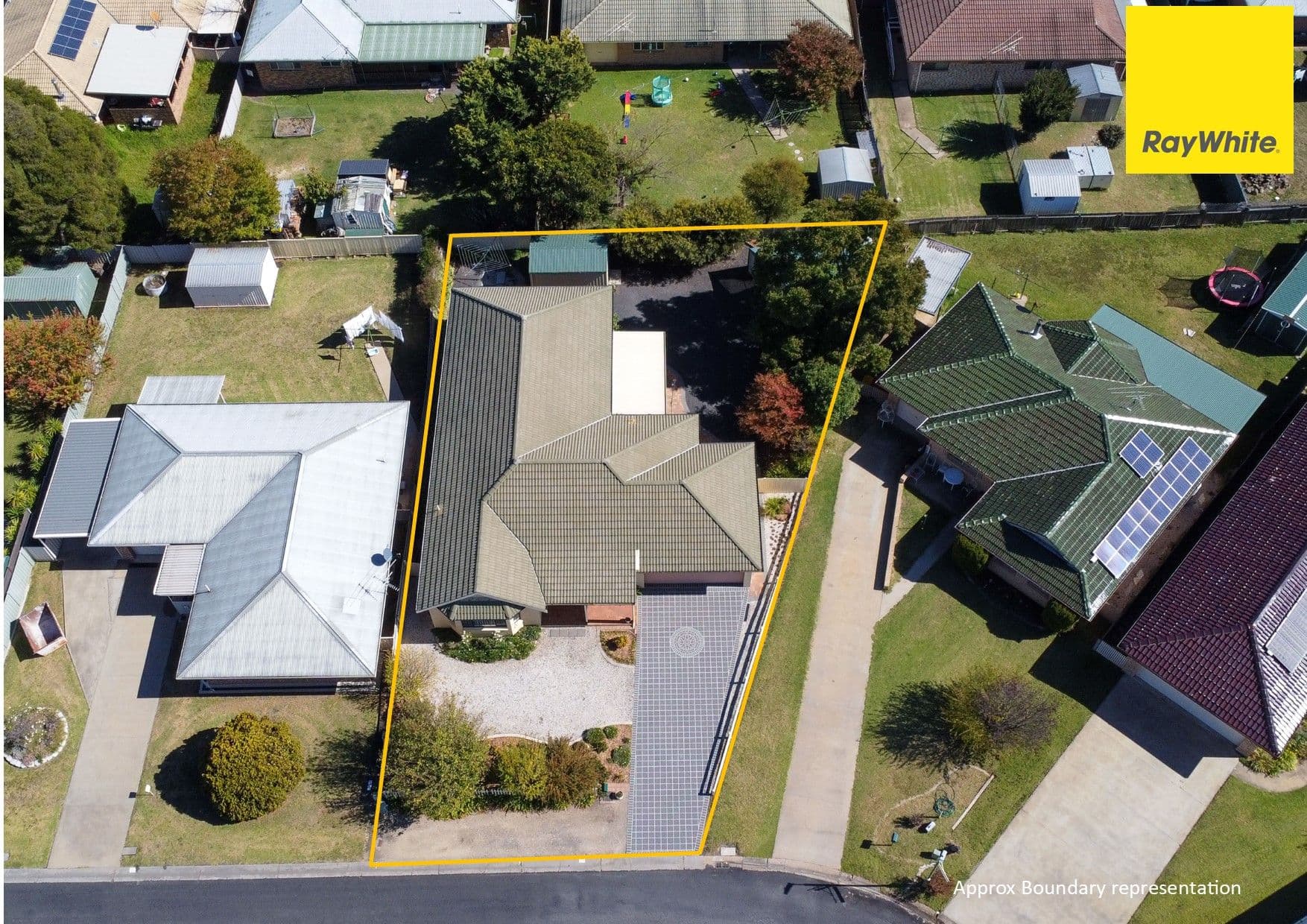 10 Deodara Drive, Inverell NSW 2360, Inverell - Thumbnail 2